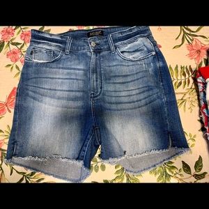 Judy Blue shorts — 1XL